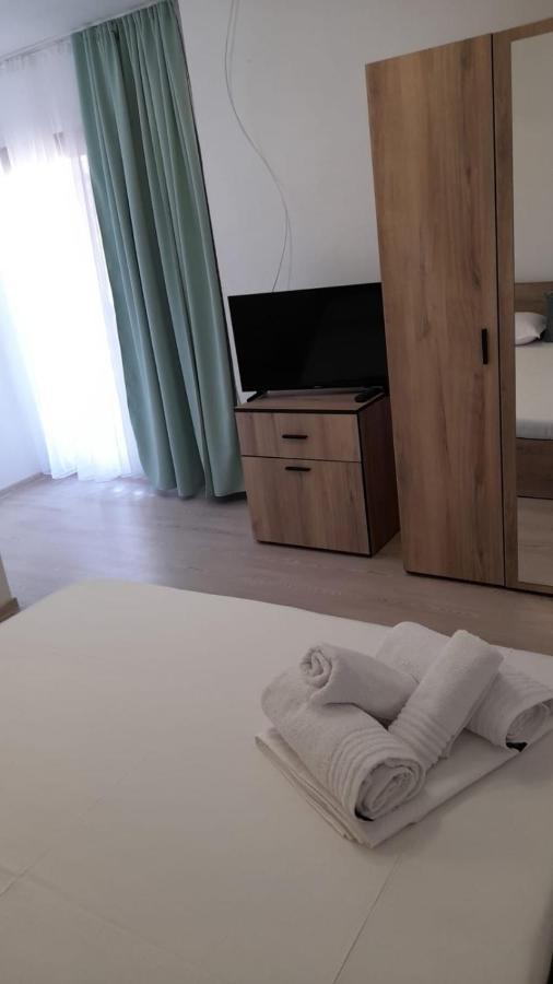 Casa Elena Eselnita Hotel Bagian luar foto