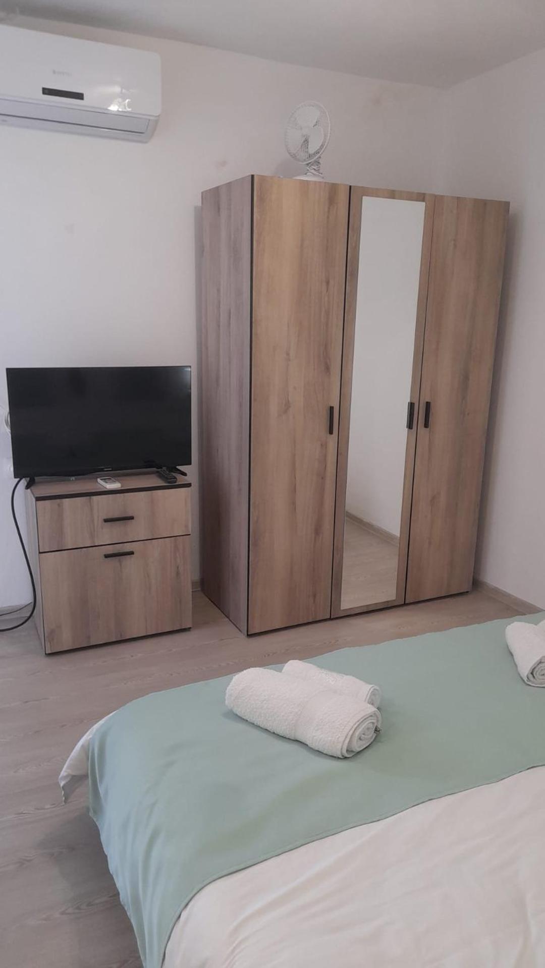 Casa Elena Eselnita Hotel Bagian luar foto